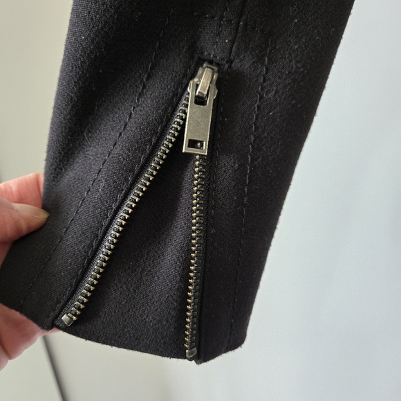 BANANA REPUBLIC Black Cropped Jacket With Asymmetrical Zip And Zipper Details. 2 - Picture 9 of 15